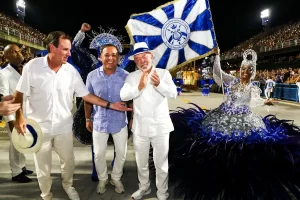 lula no sambodromo