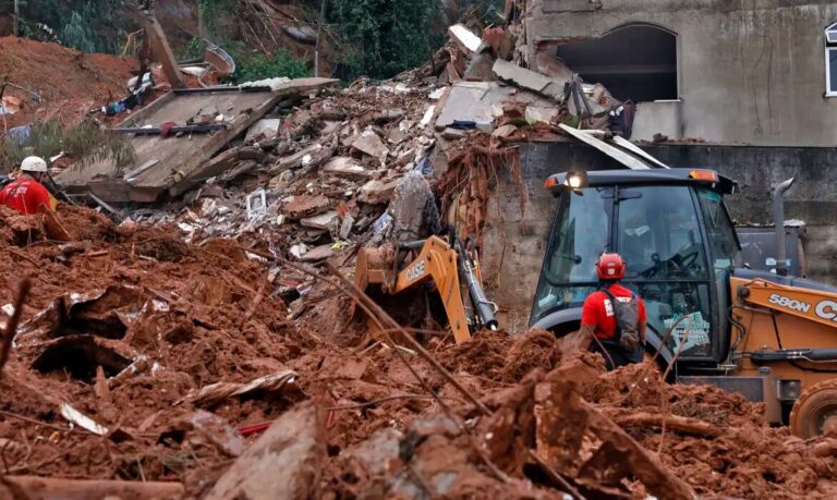 Sobe para 30 o número de mortos após chuvas em Minas Gerais; 39 seguem desaparecidos
