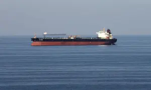 Ataques de Israel e EUA ao Irã elevam tensão no Oriente Médio e fazem preço do petróleo subir 5%