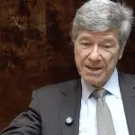 Jeffrey Sachs critica Netanyahu e diz que EUA são conduzidos por “louco assassino” em meio à guerra contra o Irã