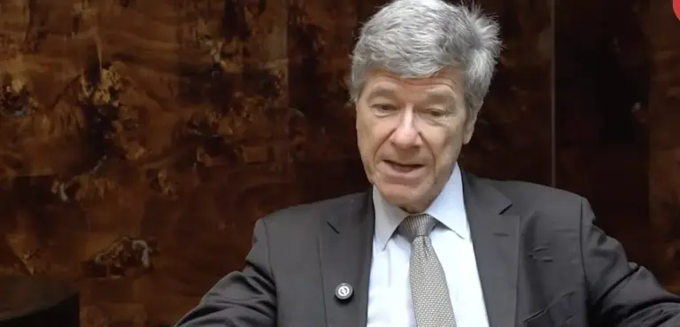 Jeffrey Sachs critica Netanyahu e diz que EUA são conduzidos por “louco assassino” em meio à guerra contra o Irã