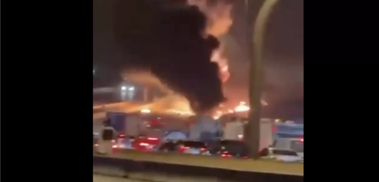 Embaixada dos EUA em Riad é atingida por drones e pega fogo após retaliação iraniana