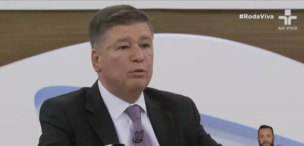 Presidente da CPMI do INSS defende afastamento de Alexandre de Moraes do STF em meio a investigação do caso Banco Master