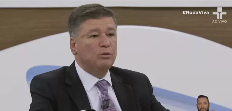 Presidente da CPMI do INSS defende afastamento de Alexandre de Moraes do STF em meio a investigação do caso Banco Master