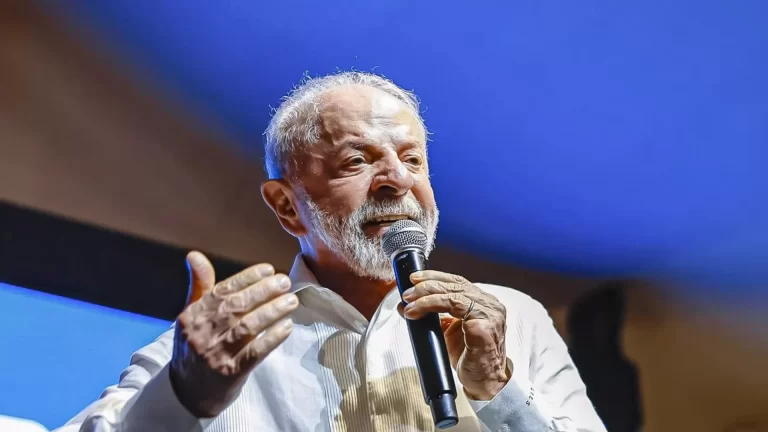 Lula orienta ministros a defender legado do governo nas eleições de outubro e prepara reforma ministerial