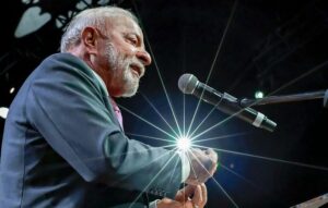 Lula defende melhora da vida do trabalhador para desenvolver o Brasil e lança QualificaBr na II Conferência Nacional do Trabalho