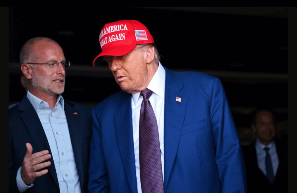 Trump e agência reguladora ameaçam imprensa nos EUA após cobertura crítica da guerra no Irã e reacendem debate sobre censura e liberdade de expressão