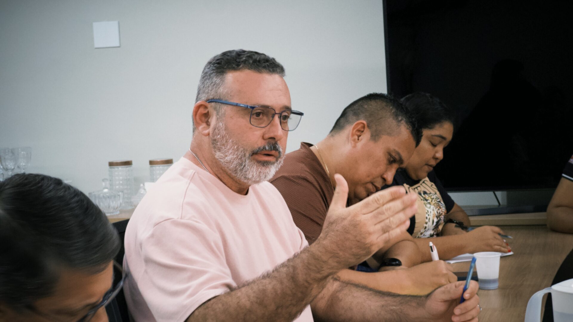 P.21 Reuniao com o secretariado da Prefeitura
