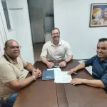 PÁGINA 19 - Pedro Lobo cumpre agenda intensa em Fortaleza com reuniões, articulação política e participação na Feira da Indústri