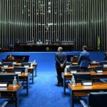 Senado aprova aumento gradual da licença-paternidade e período poderá chegar a 20 dias até 2029