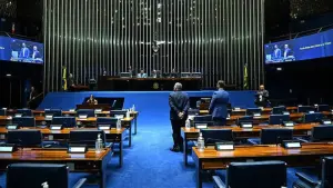 Senado aprova aumento gradual da licença-paternidade e período poderá chegar a 20 dias até 2029