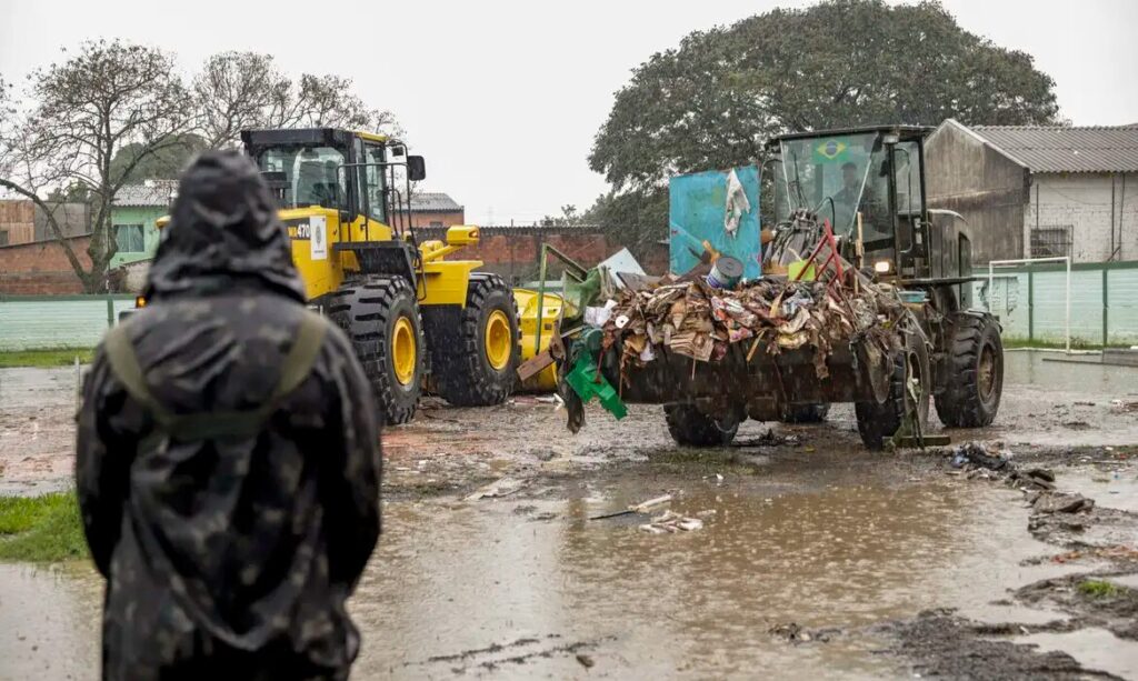 Pesquisa mostra que 1 em cada 4 brasileiros já teve de sair de casa por evento climático extremo e reforça alerta sobre impactos das mudanças climáticas