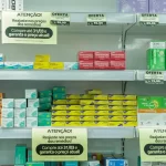Nova lei permite venda de medicamentos em supermercados com farmácia interna e exige presença de farmacêutico