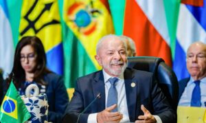 Na Celac, Lula defende integração da América Latina e uso soberano de minerais críticos para impulsionar desenvolvimento regional
