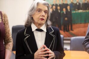 Cármen Lúcia afirma na UFC que feminicídio nega o Estado Democrático de Direito e defende ações mais efetivas de proteção às mulheres