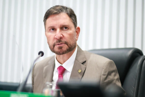 Alece deve lançar em maio edital do maior concurso da história com cerca de 200 vagas, anuncia Romeu Aldigueri