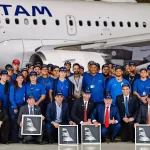 Latam compra 24 aviões da Embraer e Lula celebra parceria que deve ampliar voos, empregos e indústria no Brasil