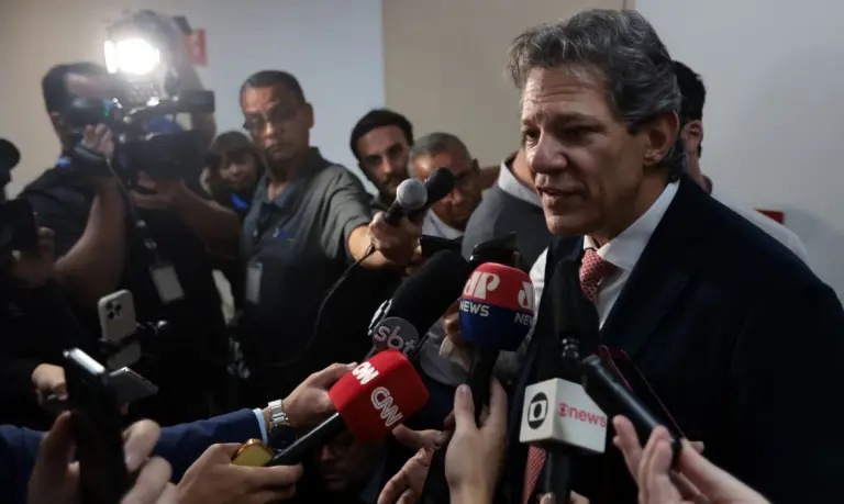 Haddad diz que guerra entre EUA e Irã não deve impactar economia brasileira de imediato, mas alerta para possível escalada