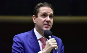 Projetos aprovados na Câmara evidenciam força política de Eduardo Bismarck e ampliam visibilidade de Baturité