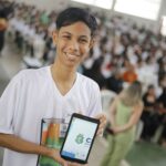 Governo do Ceará entrega mais de 800 tablets a estudantes de Potengi, Araripe e Campos Sales