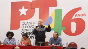 PT defende juros de 1 dígito e reformas no Judiciário e nas Forças Armadas em nova sinalização política