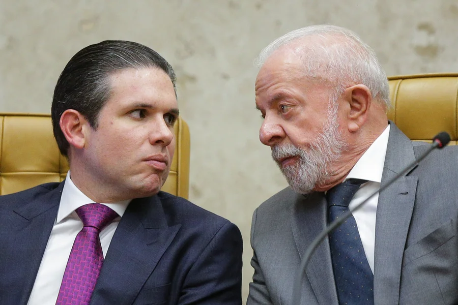 Escala 6x1 vira disputa política após Motta não priorizar projeto do governo Lula na Câmara