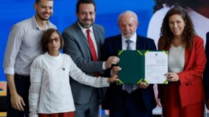 Terceirizados federais ganham reembolso-creche e garantia de jornada semanal de 40 horas