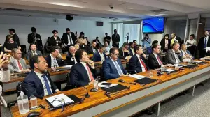 Mais de 30% dos deputados federais do Ceará mudam de partido para as eleições 2026