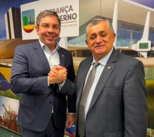 Rafael Branco garante recurso de R$ 1,1 milhão para obras de calçamento em Crato