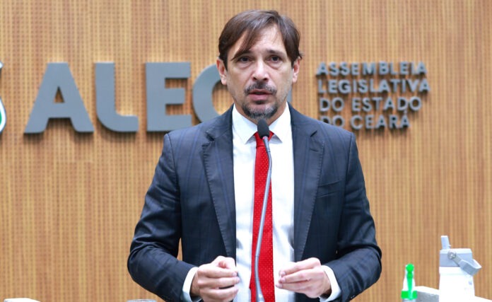 Guilherme Sampaio diz que PT “sempre valorizou e reconheceu” atuação de Luizianne Lins no partido