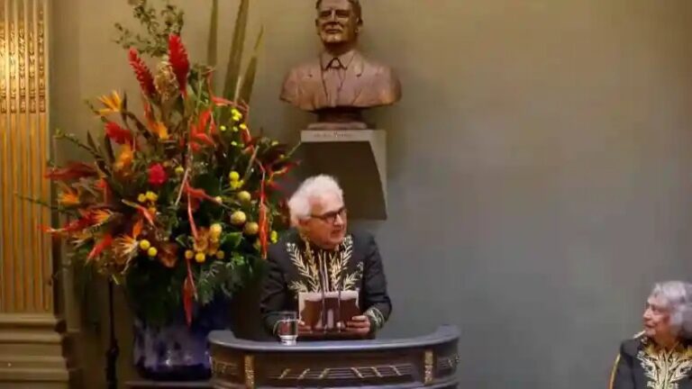 Milton Hatoum assume cadeira 6 da ABL e destaca força do imaginário na literatura