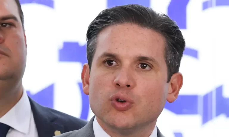 Fim da escala 6×1 será debatido por PEC na Câmara, diz Hugo Motta, com meta de votação até maio