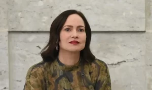 Nova presidenta do INSS promete recuperar confiança no órgão e aposta em tecnologia, gestão e servidores