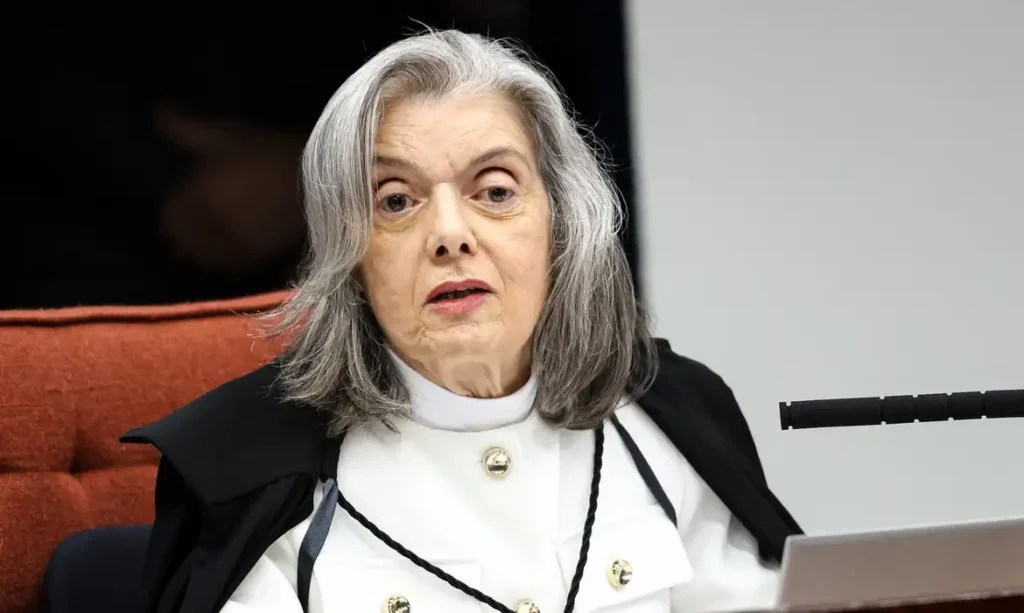 Cármen Lúcia vota para condenar Eduardo Bolsonaro por difamação contra Tabata Amaral no STF