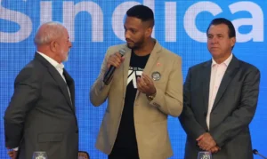 Lula pede mobilização das centrais sindicais para aprovar fim da escala 6×1 e jornada máxima de 40 horas