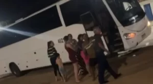 Ônibus com pacientes de Juazeiro do Norte tem problema mecânico em viagem e caso gera apuração administrativa