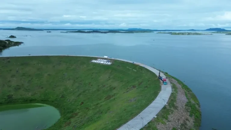 Açude Orós volta a sangrar no Ceará e atinge 100% da capacidade em cenário simbólico para o abastecimento