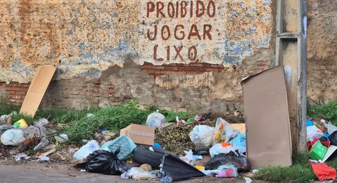Juazeiro tem 130 terrenos usados para descarte irregular e prefeitura aposta em ecopontos para conter crise urbana