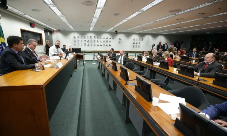 Conselho de Ética adia análise sobre deputados acusados de invadir Mesa da Câmara