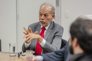 Inácio Arruda retoma mandato na Câmara dos Deputados