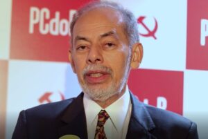 Inácio Arruda assume cadeira na Câmara dos Deputados com saída de Guimarães