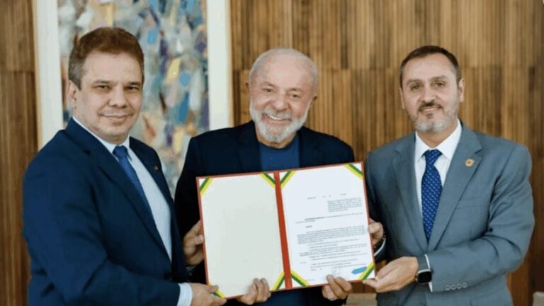 Lula assina decreto para contratar mil policiais federais e reforça estrutura da segurança pública federal