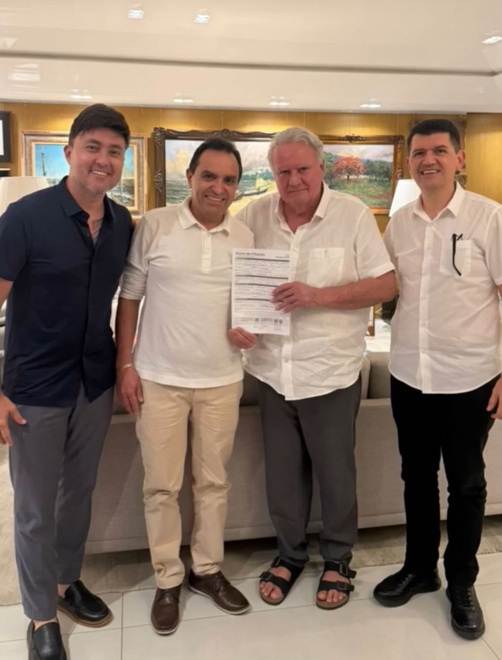 p.4 - Pedro Lobo se filia ao Republicanos após saída do PT no Ceará