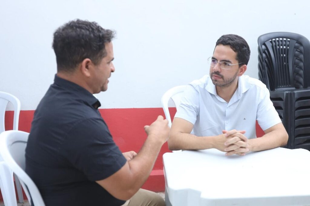 p.5 - Deputado Davi de Raimundão participa sábado de ação social no bairro Tiradentes em Juazeiro