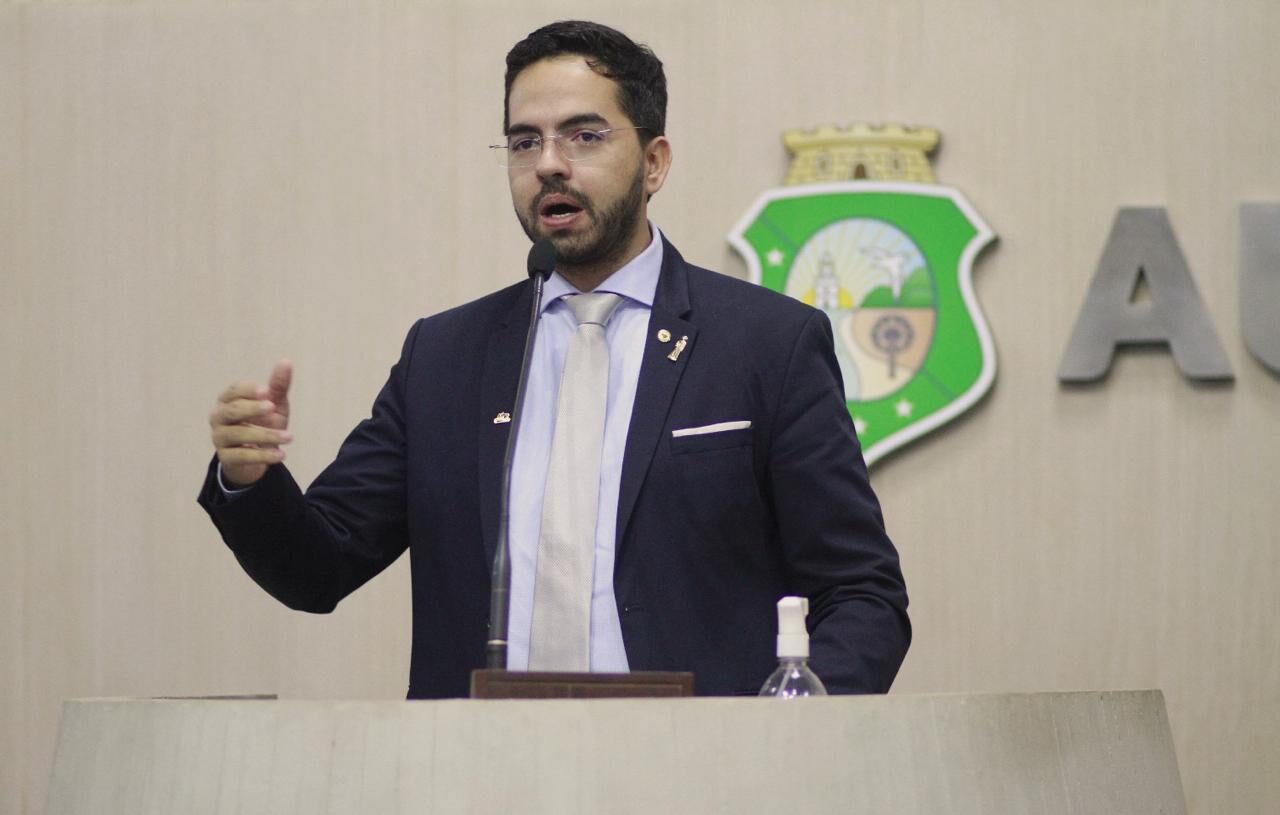 p.5 Deputado Davi de Raimundao vai destinar R 1 milhao para a saude no Juazeiro