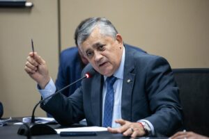 José Guimarães atua no Congresso pela redução da jornada e fim da escala 6×1