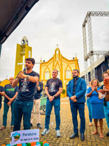 Vereador Vinícius Duarte reúne fiéis católicos em praças públicas para rezar o Rosário da Madrugada