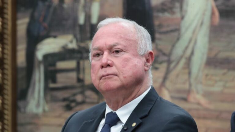 Insatisfeito com a condução da PEC, governo quer novo relator para proposta do fim da escala 6×1