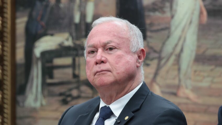 Insatisfeito com a condução da PEC, governo quer novo relator para proposta do fim da escala 6x1