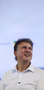 Nem Elmano, nem Ciro: Camilo Santana é o favorito dos eleitores nestas eleições 2026